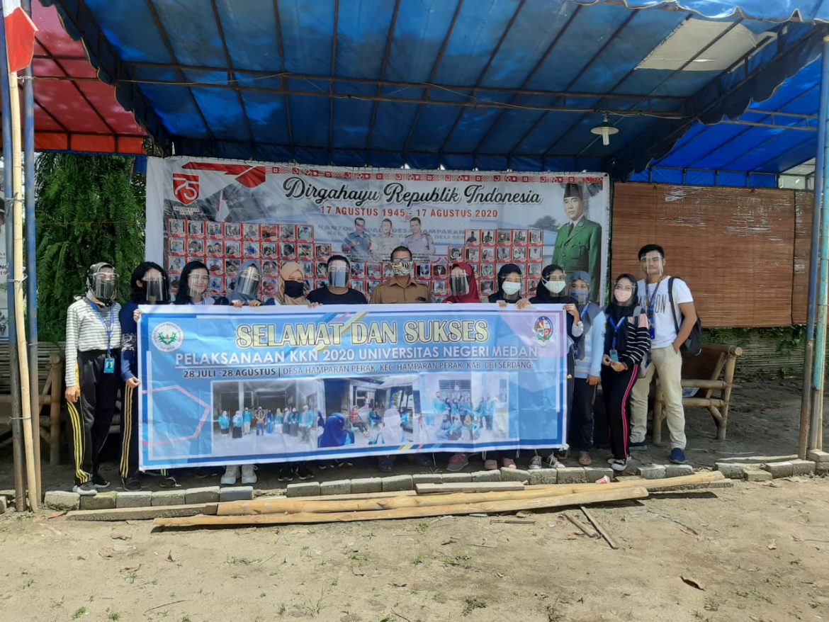 NEW NORMAL: MAHASISWA PGSD UNIMED MELAKSANAKAN KKN DI DESA HAMPARAN PERAK