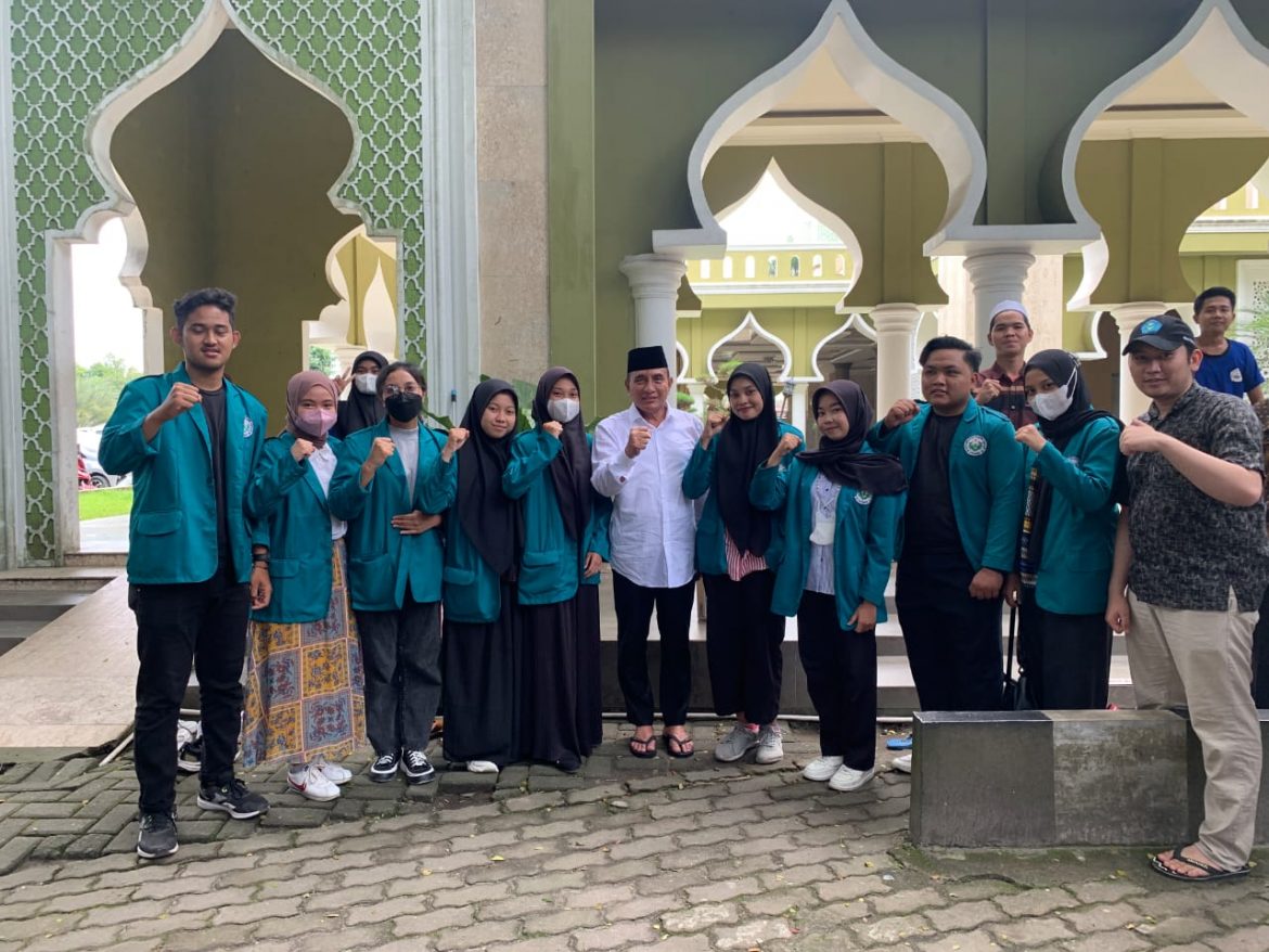 GUBERNUR SUMATERA UTARA BERIKAN DUKUNGAN DAN BANTUAN AKSI DONASI HMJ PGSD UNTUK KORBAN BANJIR MEDAN DAN GEMPA CIANJUR