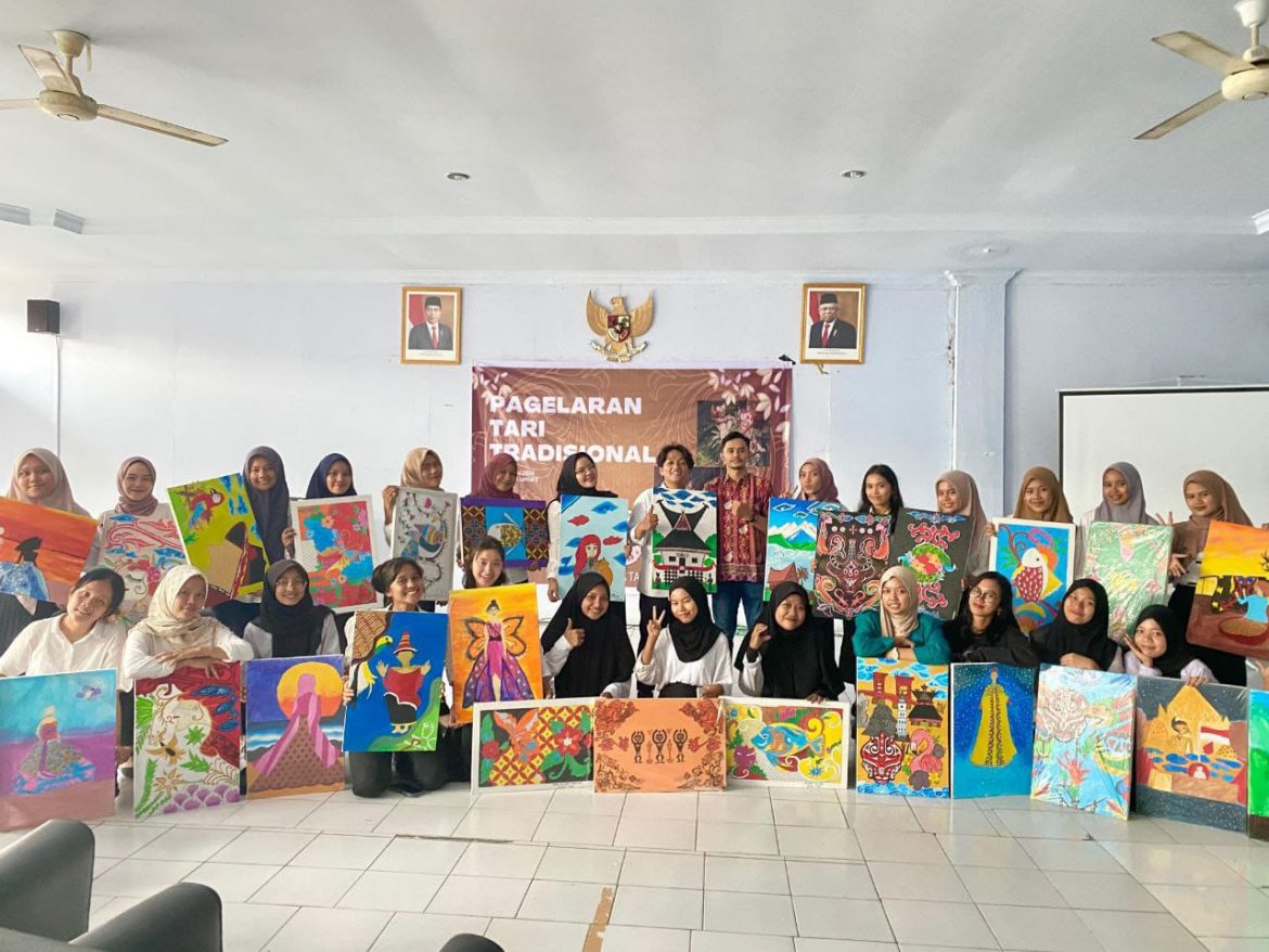 Keajaiban Nusantara: Pagelaran Seni Tari Tradisional dan Pameran Seni Rupa PGSD FIP UNIMED